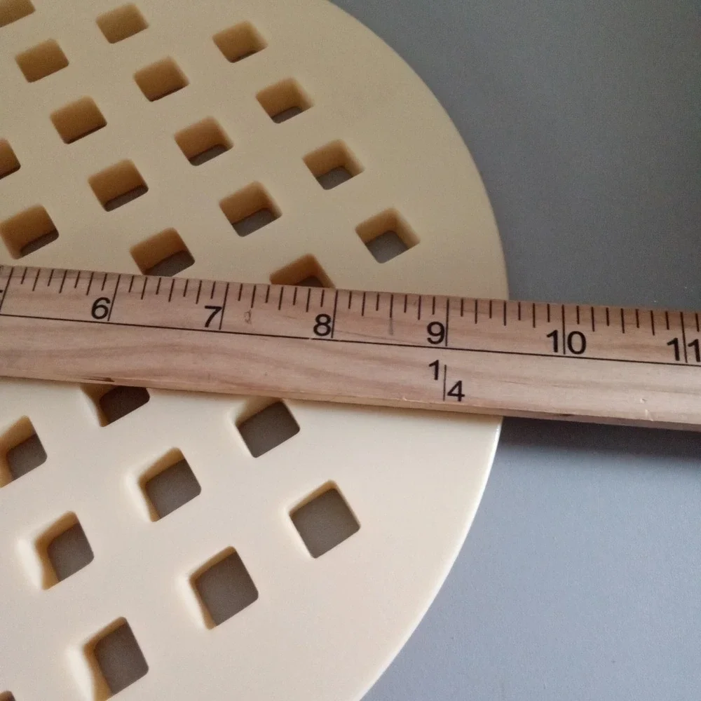 Cream Lattice Pie Crust Cutter 9.5 Inch Square Grid Dough Cutout Mold Tool
